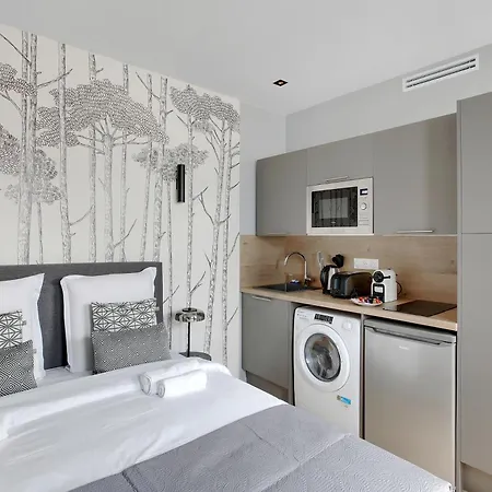 Appartamento Refined Air-conditioned In