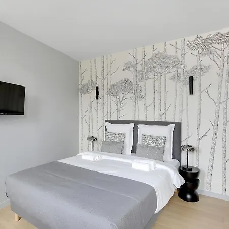 Refined Air-conditioned In Neuilly-sur-Seine