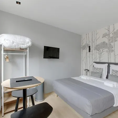Refined Air-conditioned In * Neuilly-sur-Seine