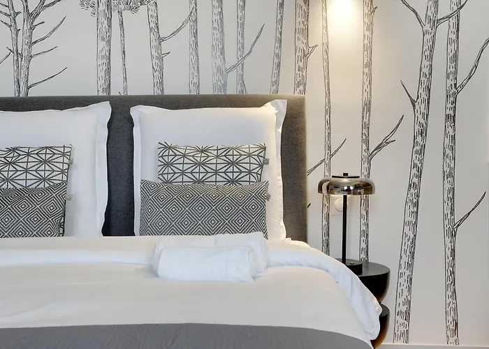 Refined Air-conditioned In